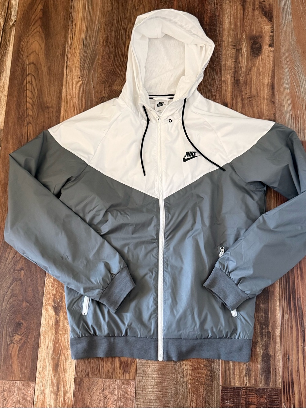 Nike White and Gray Hooded Windbreaker Jacket for Men